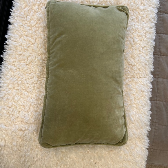 BALLARD DESIGN VELVET GREEN "SANTA" PILLOW COVER ONLY 11 X 20 IN CHRISTMAS - Picture 5 of 7